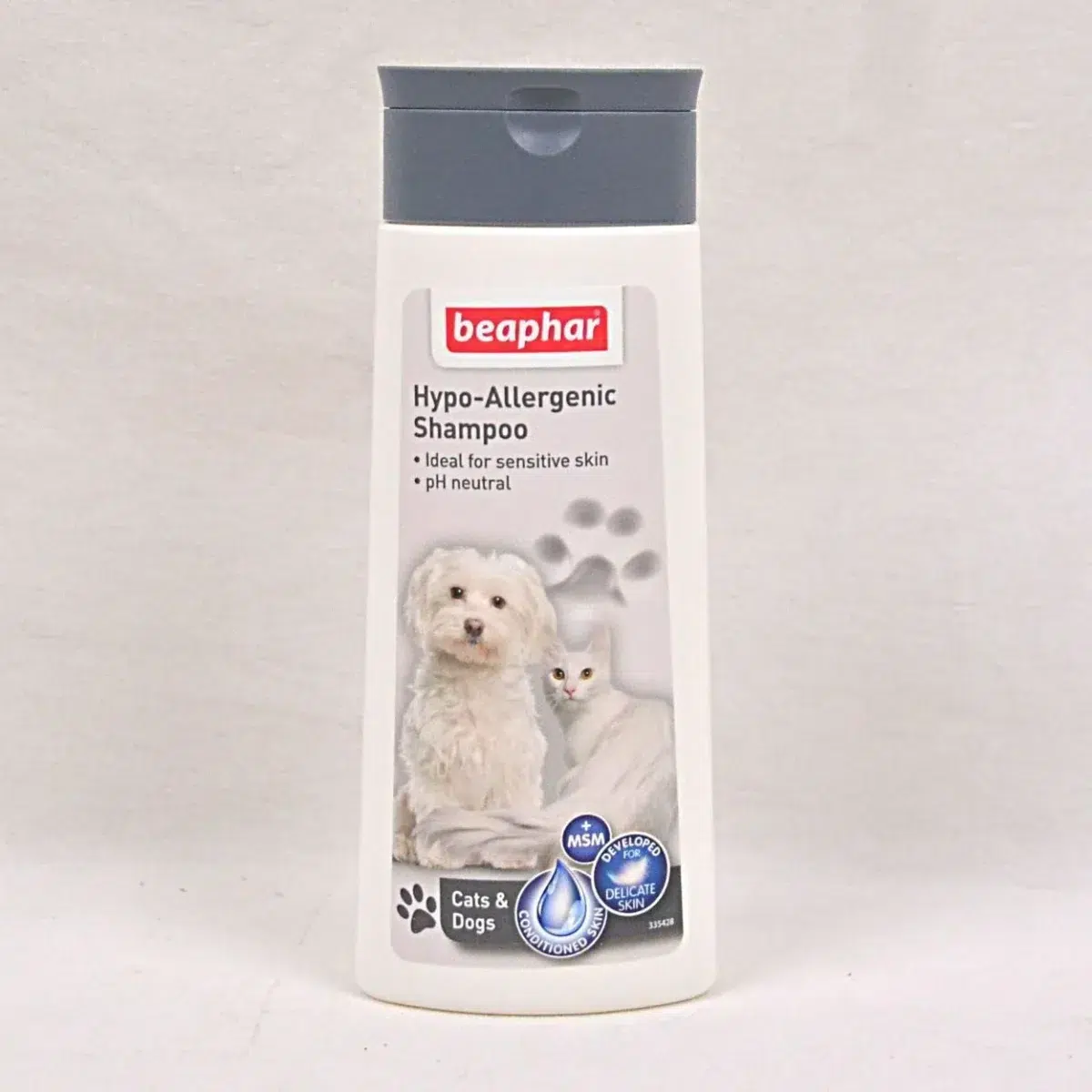 beaphar-hypo-allergenic-shampoo-for-dog-250ml-grooming-shampoo-and-conditioner-perfect-coat-811851
